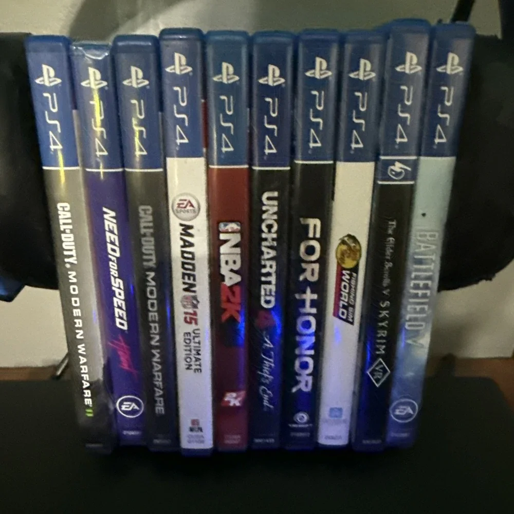 Sony PlayStation 4 Pro 1TB Console 2 Controllers, Headset, Charger Dock 10 Games